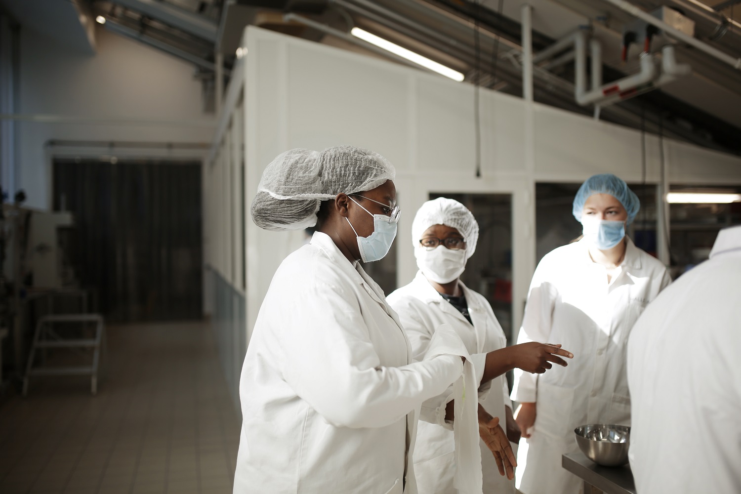 étudiante internationale en cours d'agroalimentaire