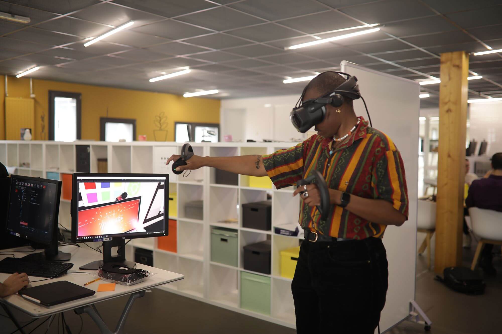 student trying virtual mask