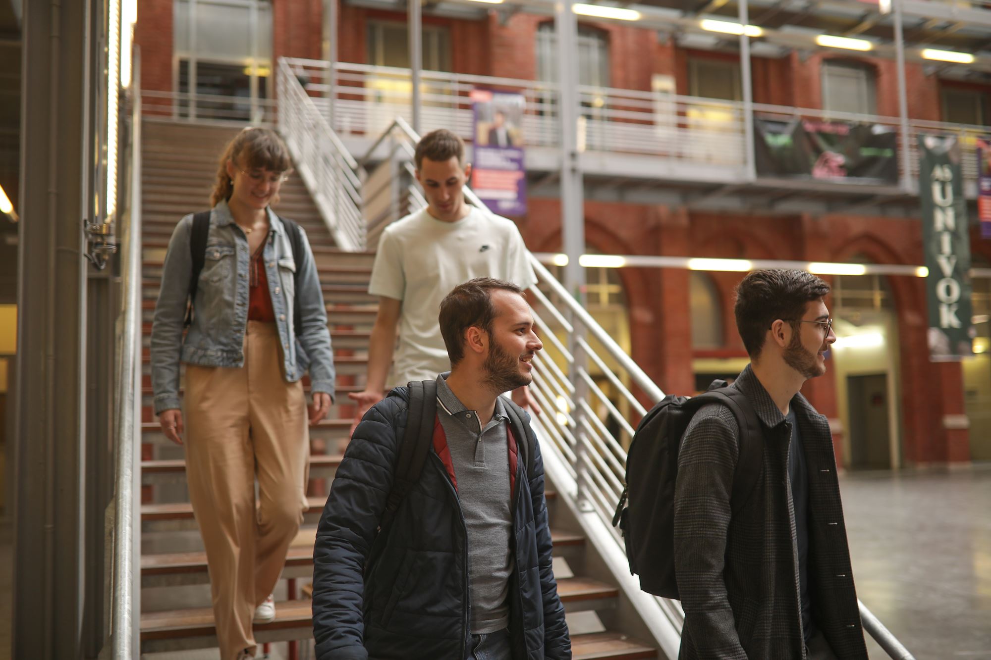 Pierre - Strasbourg,Bas-Rhin : Étudiant en staps et diplômé entraineur de  tennis de table donne cours