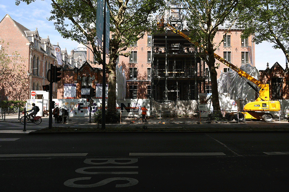 Façade du bâtiment Albert Le Grand en travaux