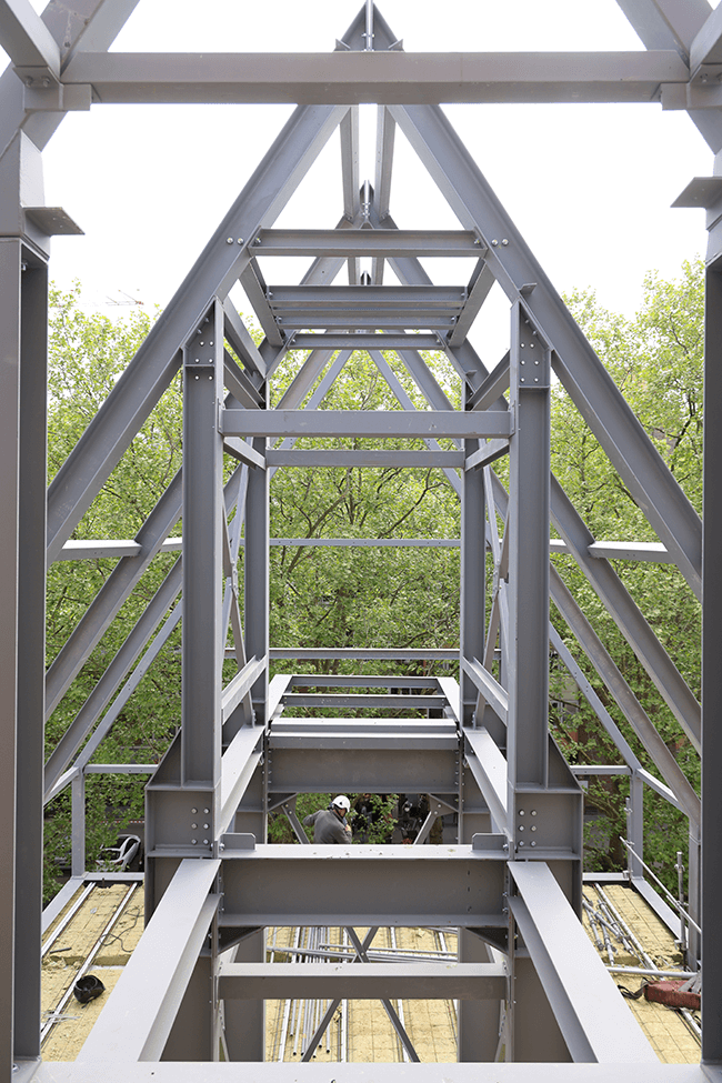 structure métallique du futur bâtiment Albert Le Grand