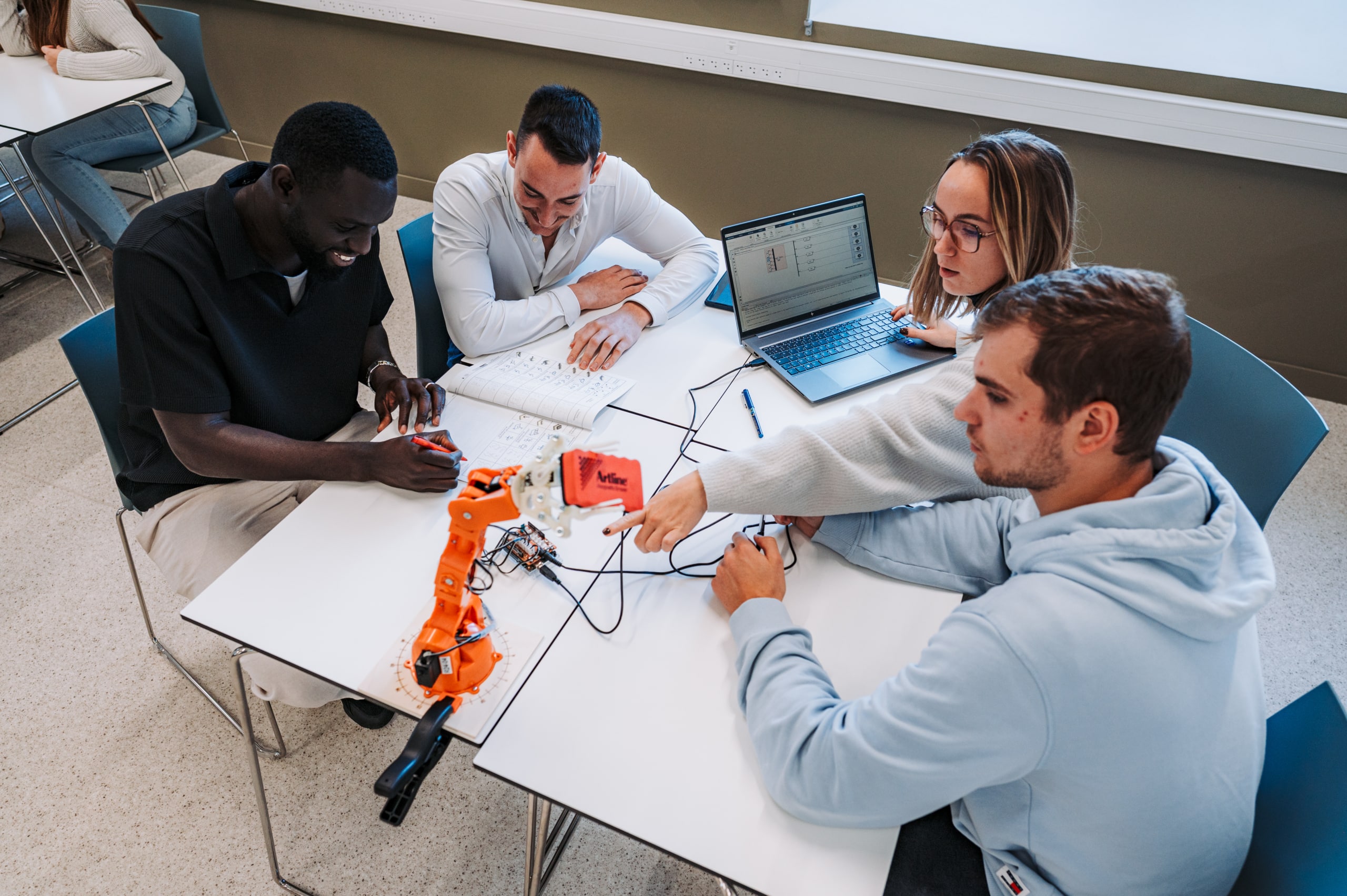 Des étudiants en cours