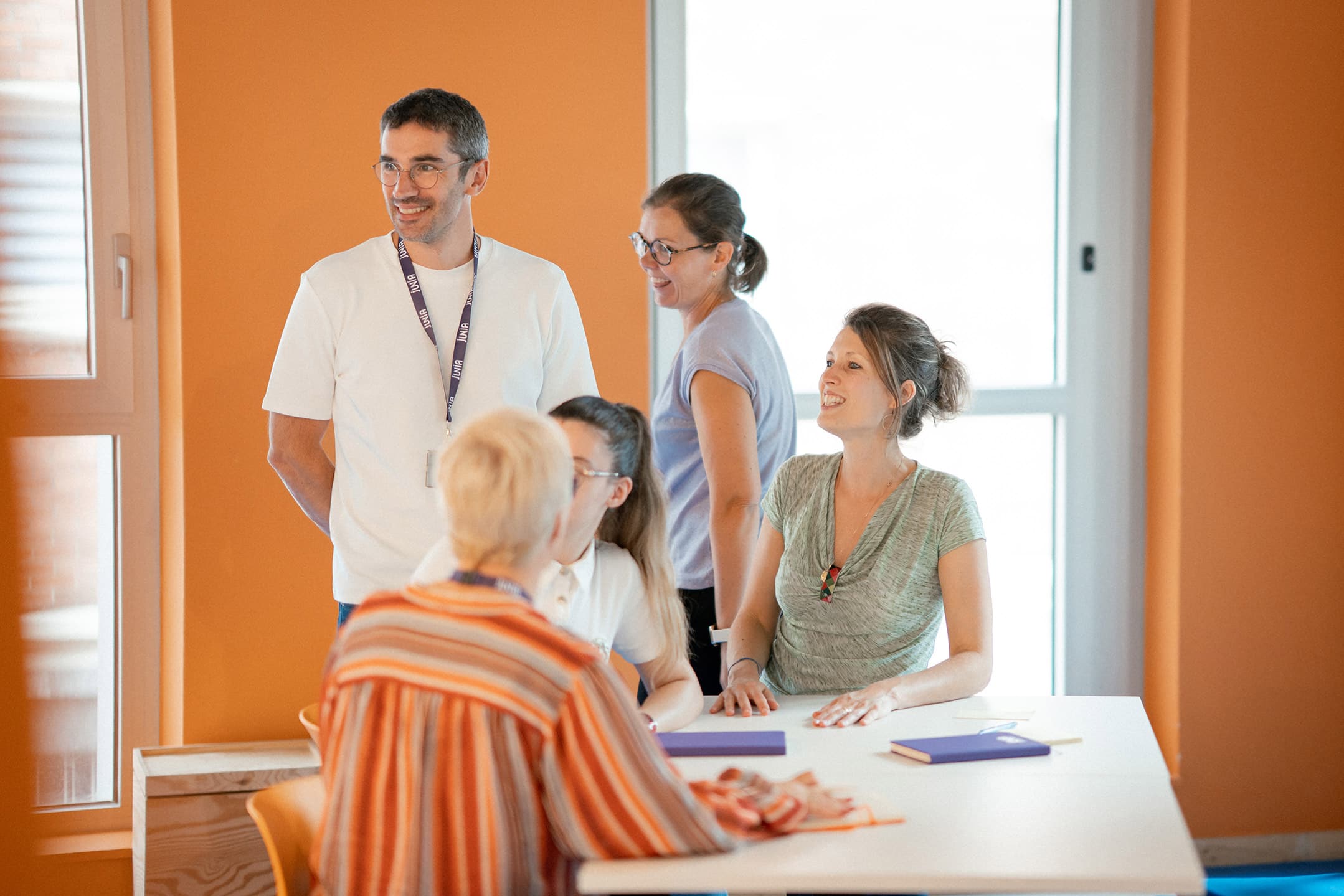 Un groupe de collaborateurs
